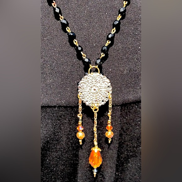 Handcrafted necklace of vivid peach & black vintage beads with dangling charms - Picture 7 of 8